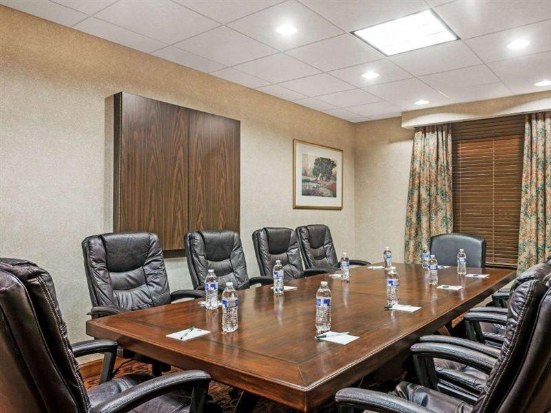 Spark By Hilton Winchester Bagian luar foto