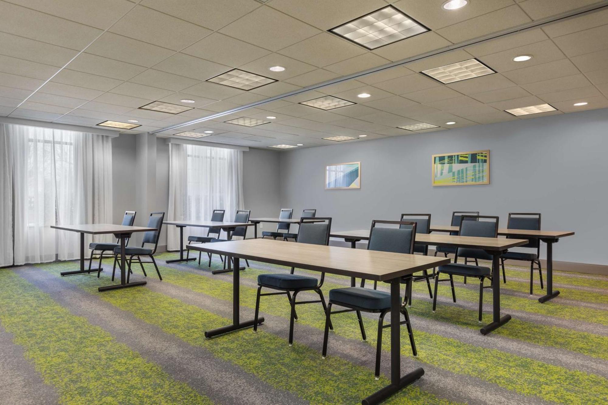 Spark By Hilton Winchester Bagian luar foto
