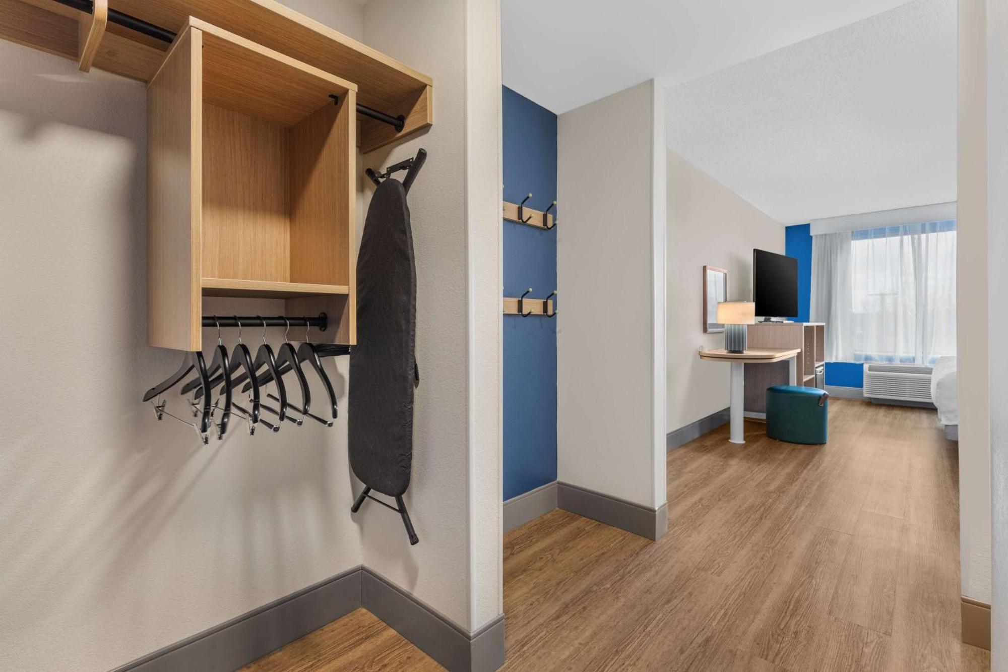 Spark By Hilton Winchester Bagian luar foto