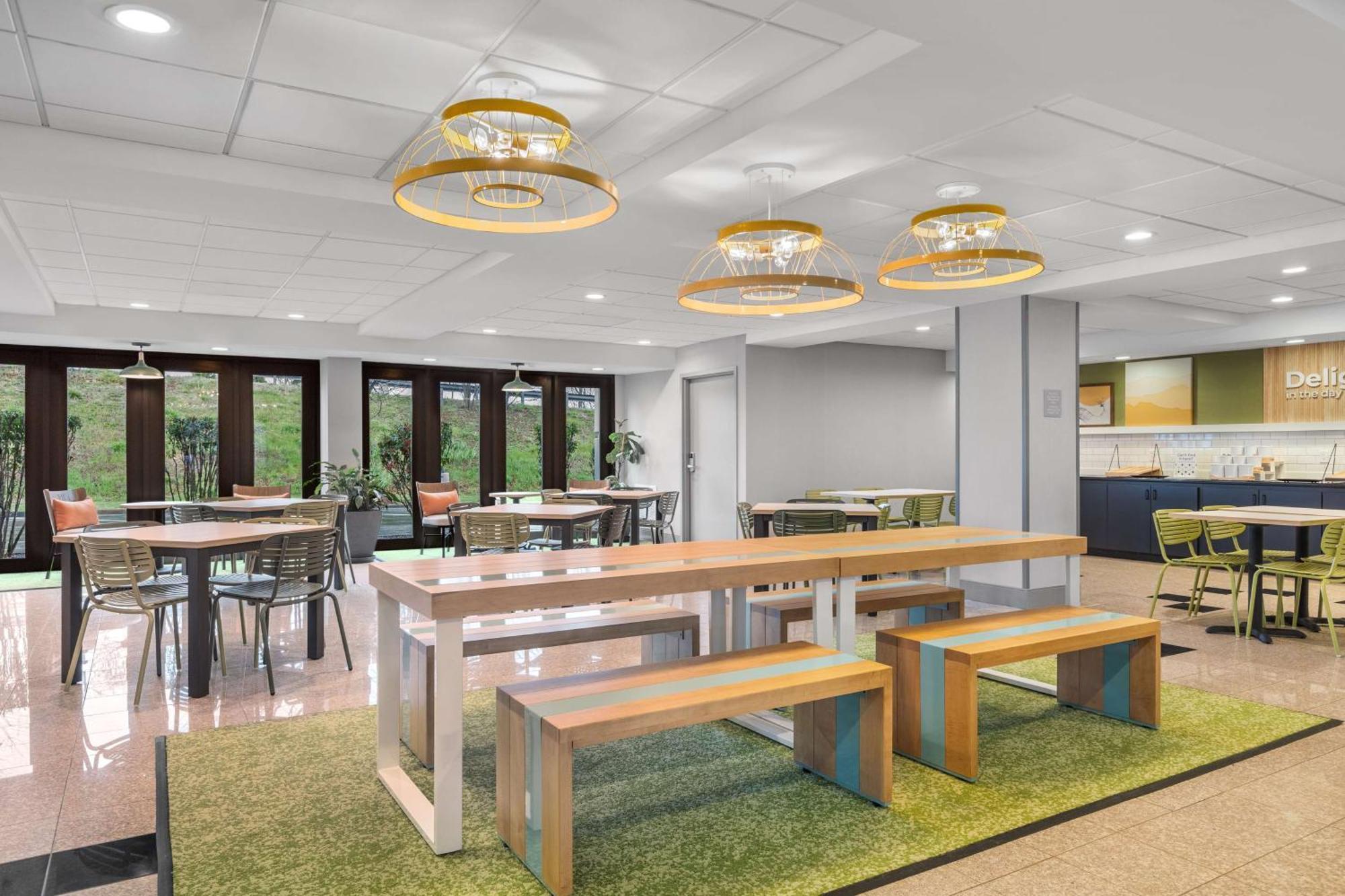 Spark By Hilton Winchester Bagian luar foto