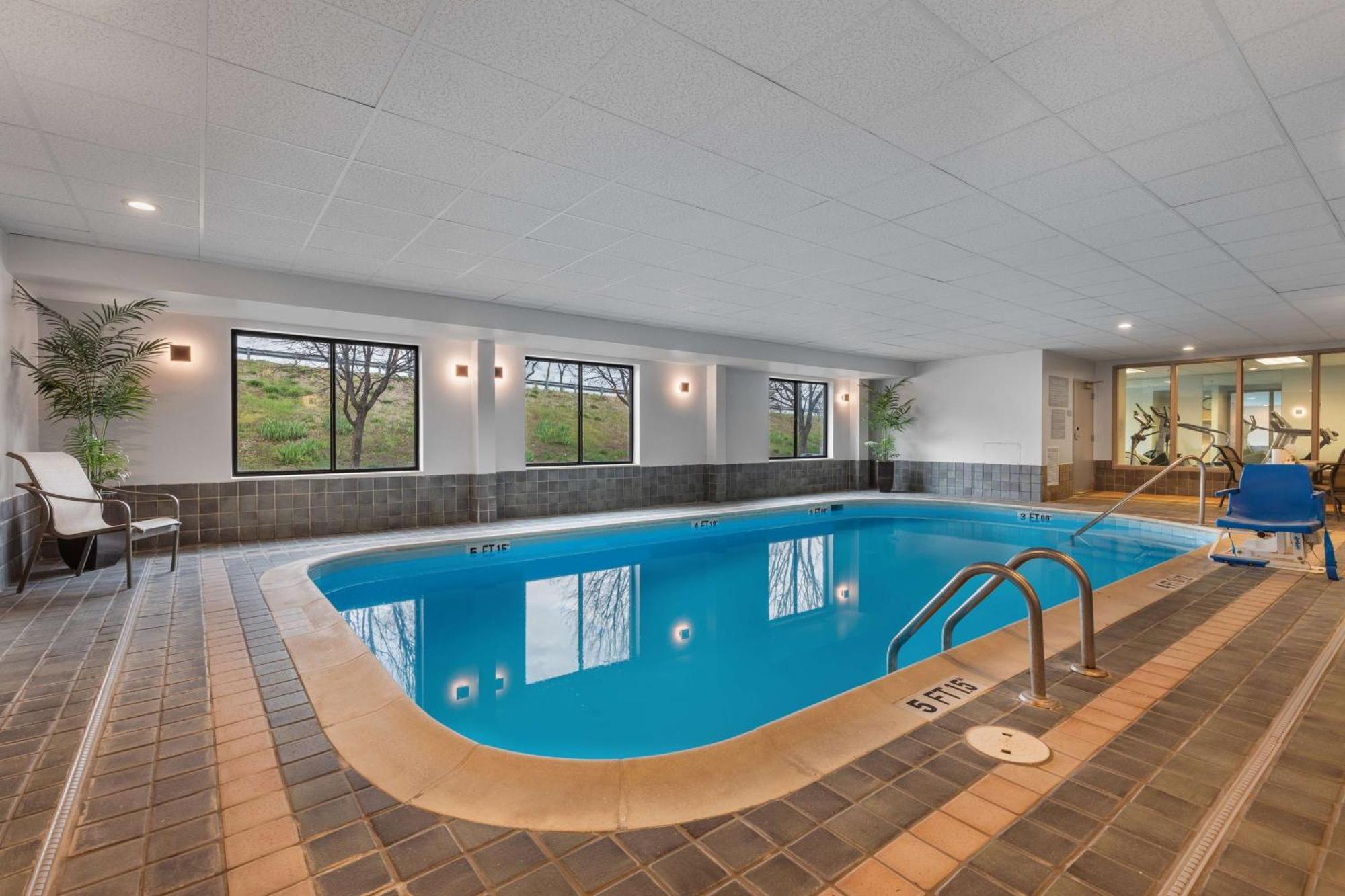 Spark By Hilton Winchester Bagian luar foto
